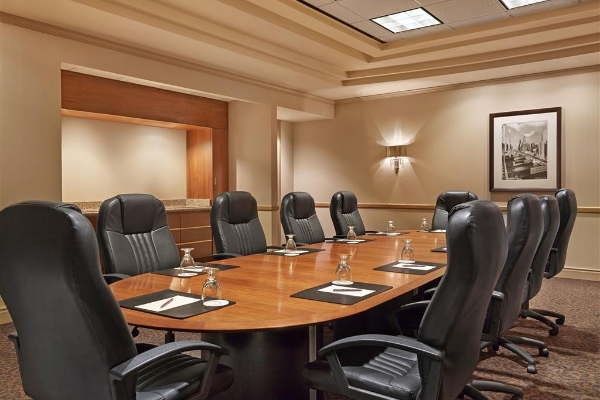 Hotel Sheraton Suites Chicago Elk Grove
